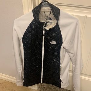 Womens light weight north face jacket